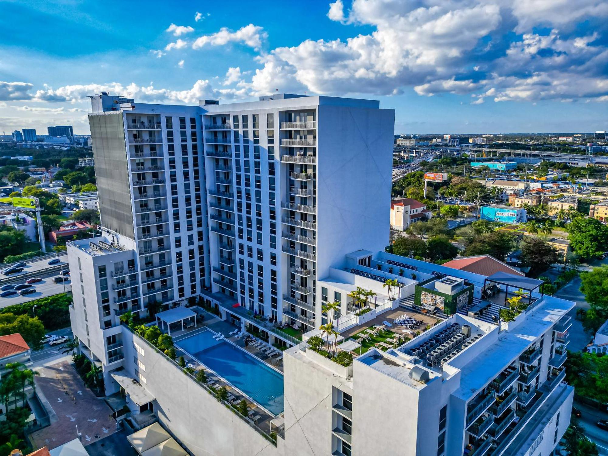 Prime Location 1-bed Retreat With Free Parking Appartement